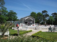 Kurpark und Bühne in Boltenhagen